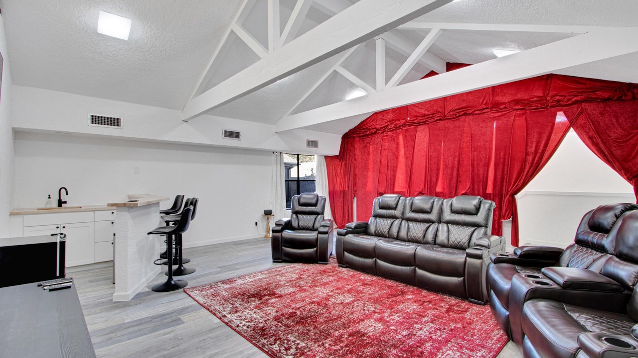 Photo of Livingroom in Far North Dallas