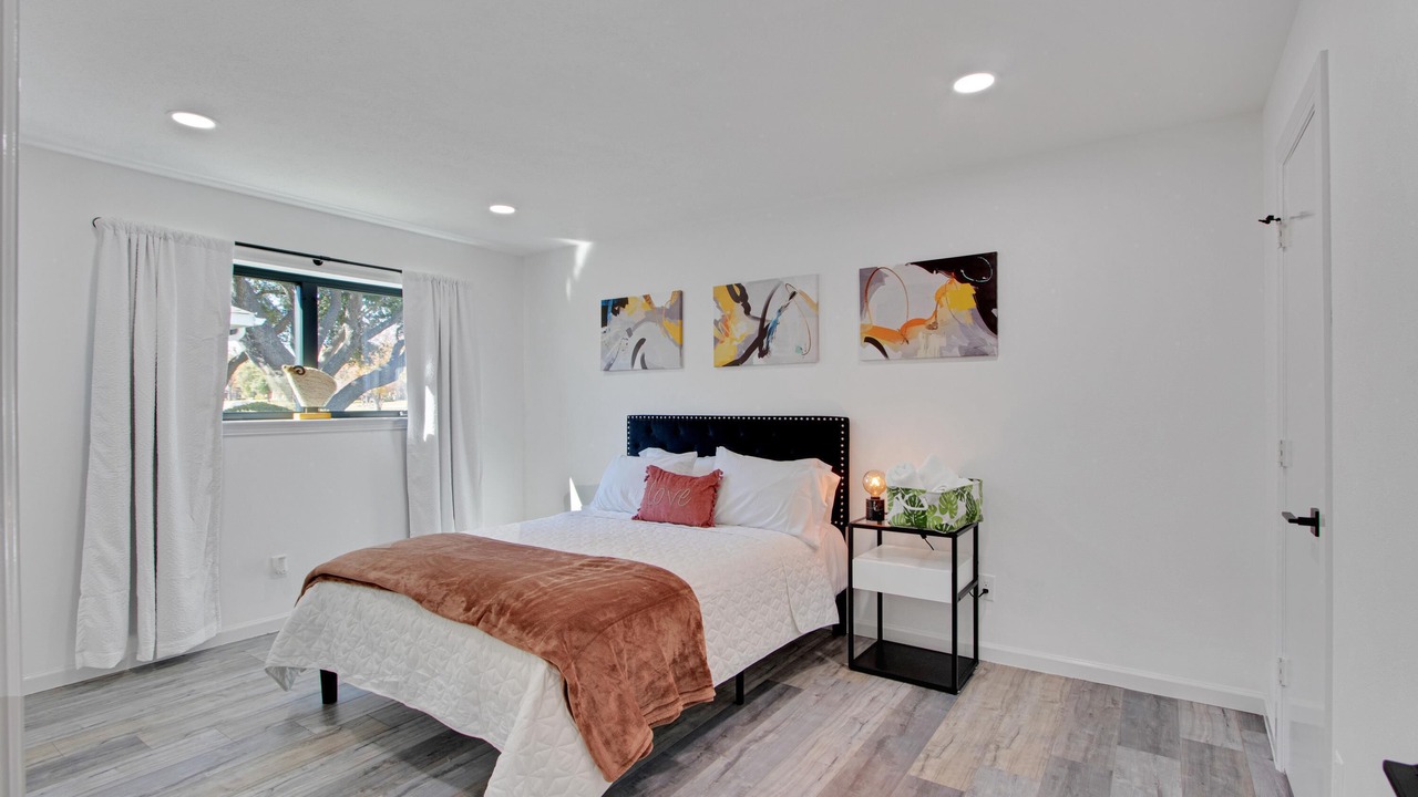 Photo of Bedroom in Far North Dallas