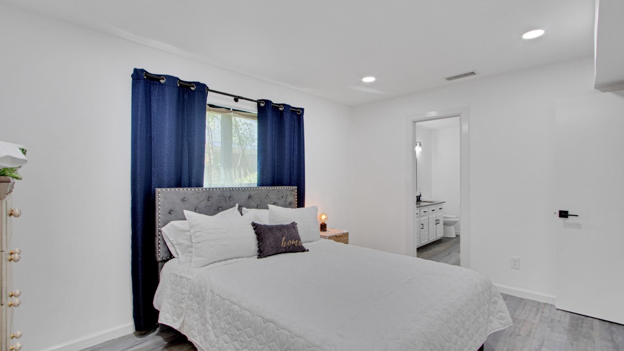Photo of Bedroom in Far North Dallas