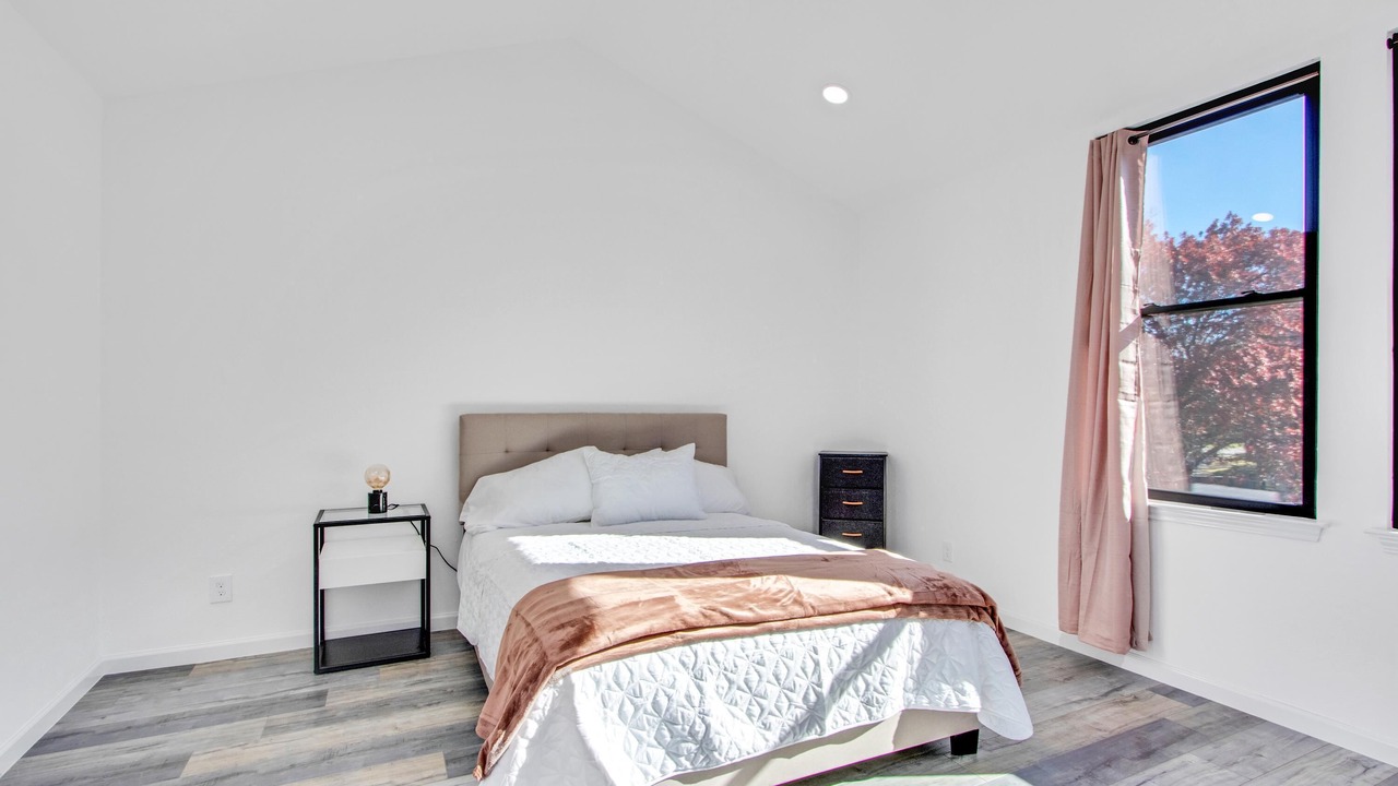 Photo of Bedroom in Far North Dallas