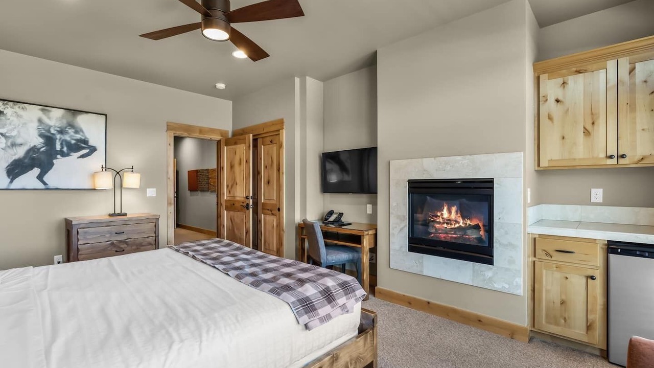 Photo of Bedroom in Powell Butte