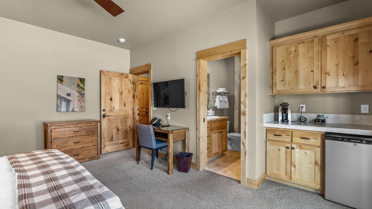 Photo of Bedroom in Powell Butte