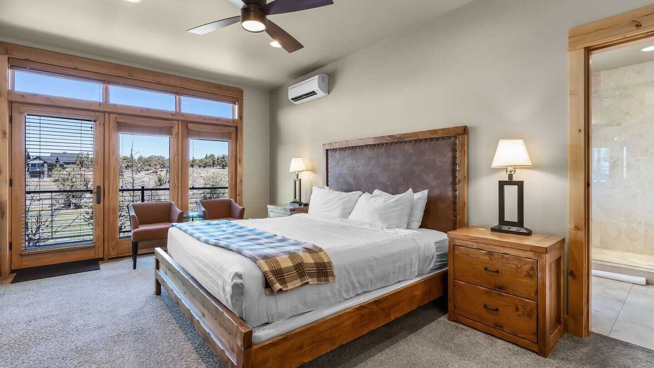 Photo of Bedroom in Powell Butte