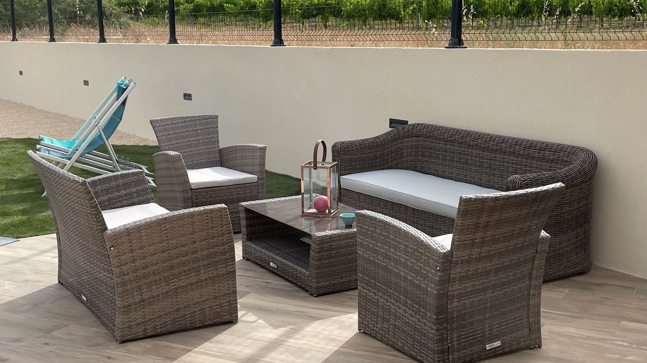 Photo of Patio Balcony in Saint-Julien-de-Peyrolas