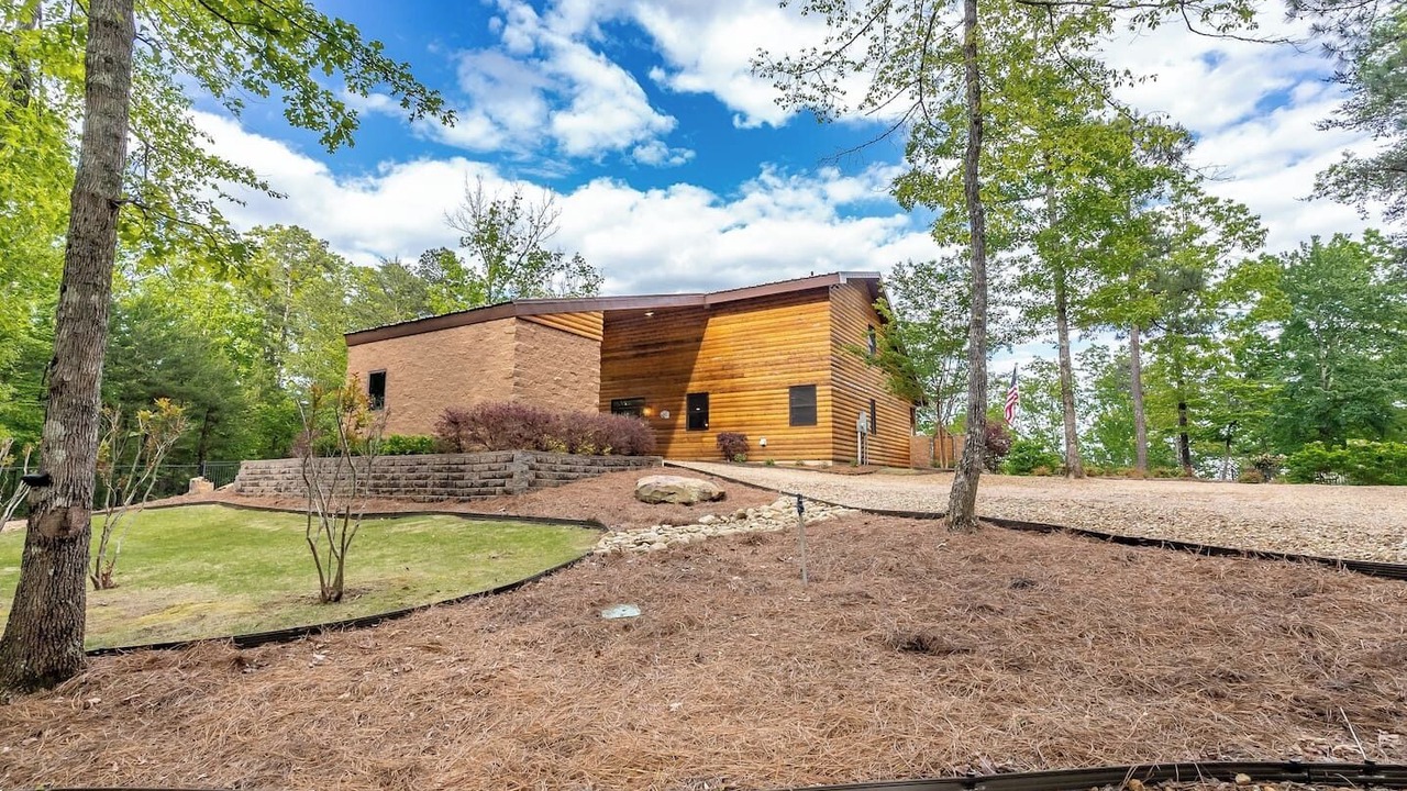 Photo of Outdoor in Dawson