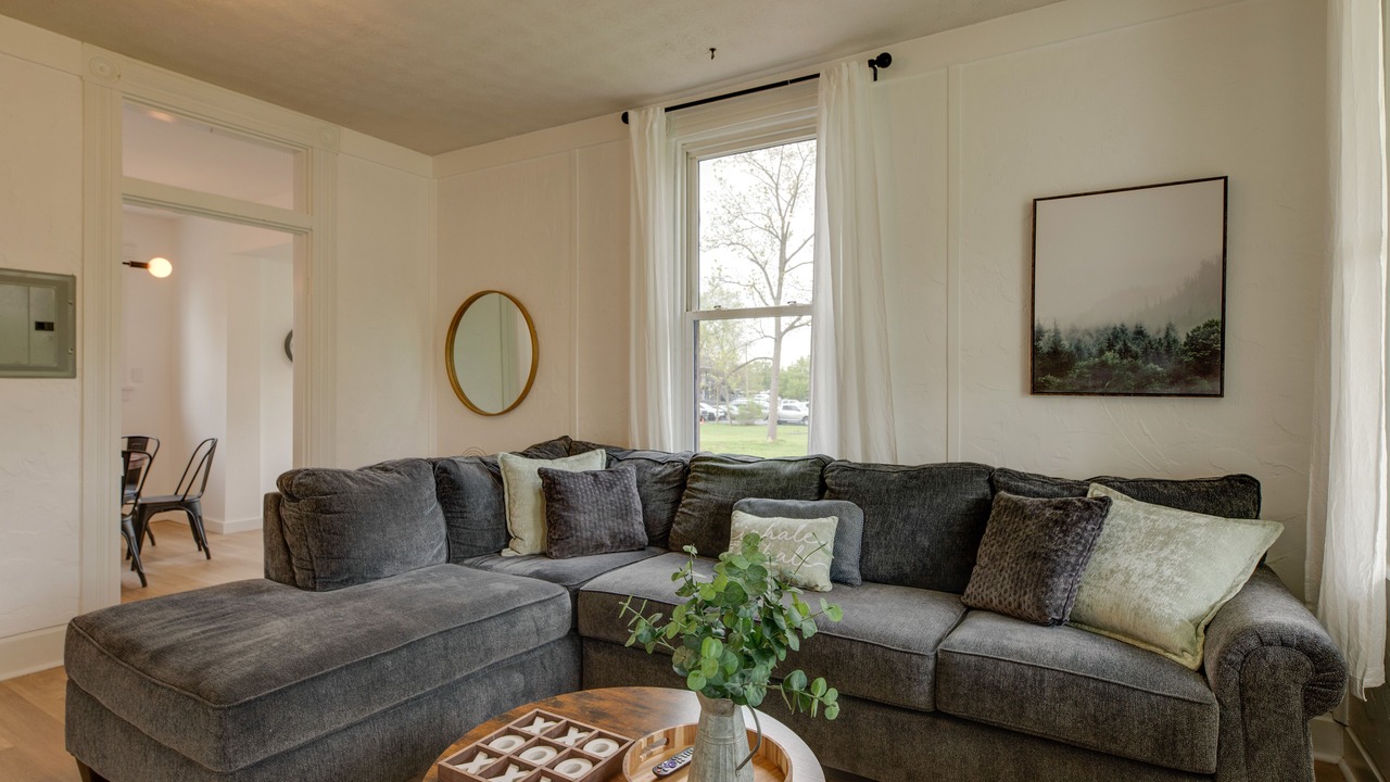 Photo of Livingroom in Mason