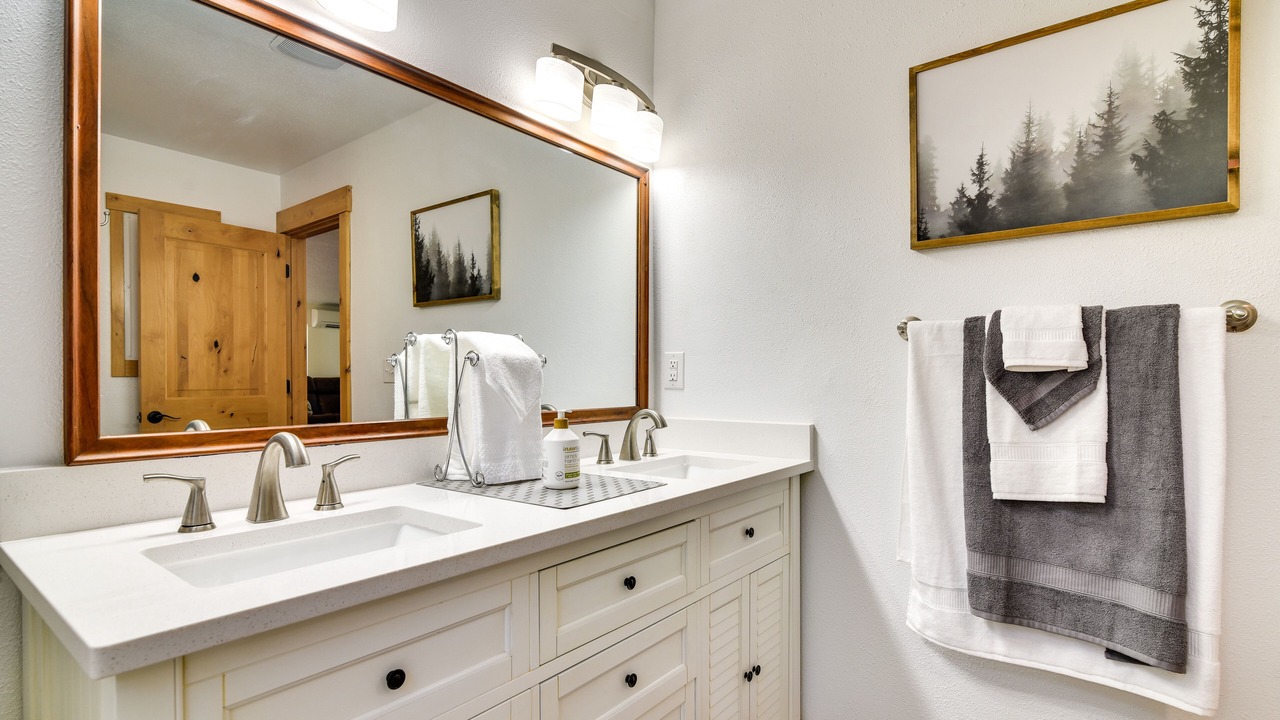 Photo of Bathroom in Woodland