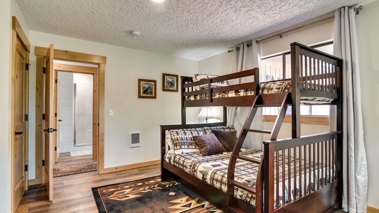 Photo of Bedroom in Woodland