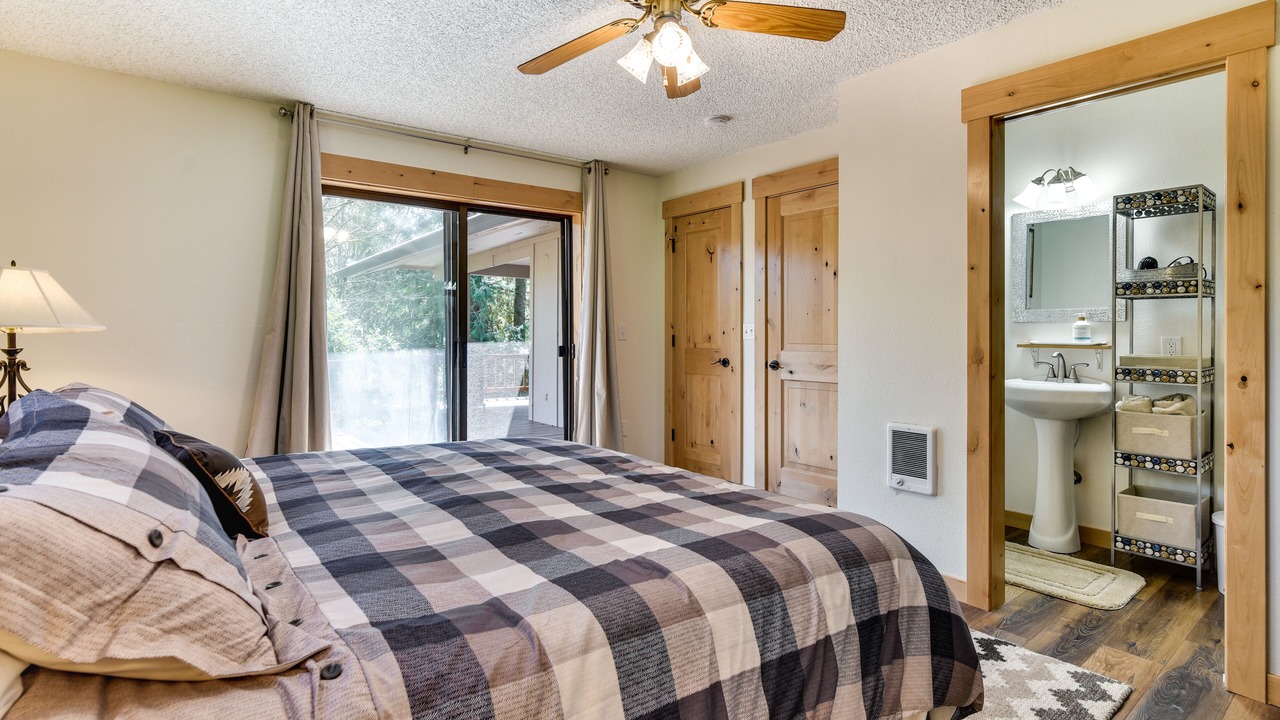Photo of Bedroom in Woodland