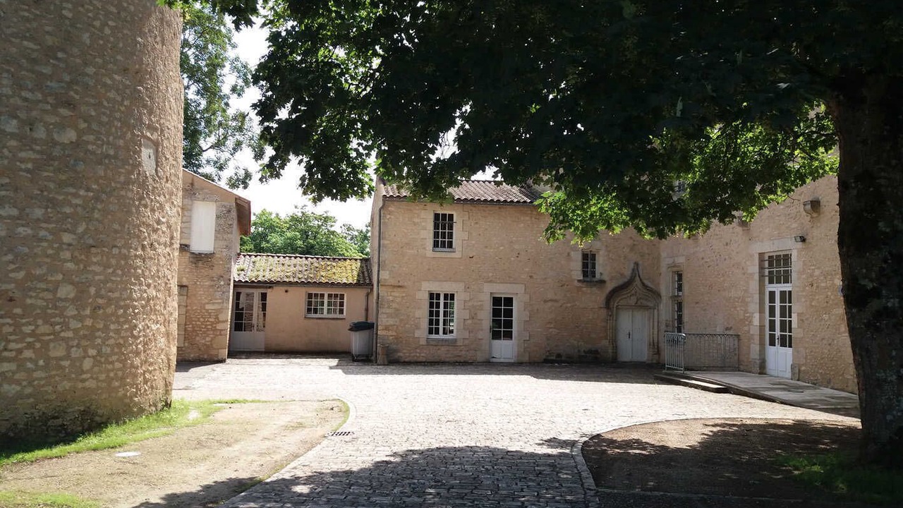 Photo of Outdoor in Ayron