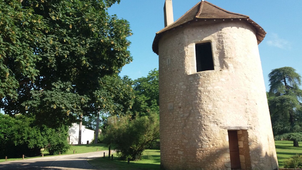 Photo of Outdoor in Ayron