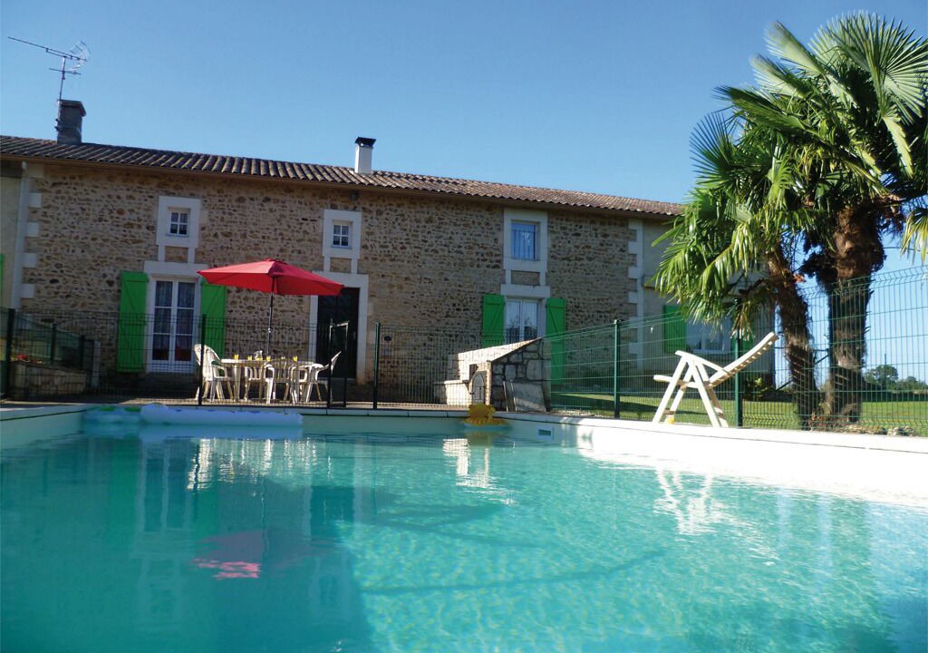 Photo of Outdoor in Payre