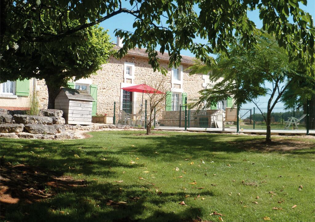 Photo of Outdoor in Payre
