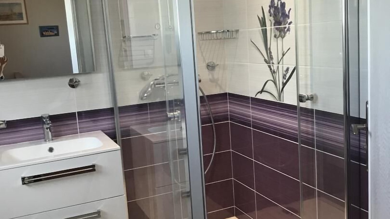 Photo of Bathroom in Orches