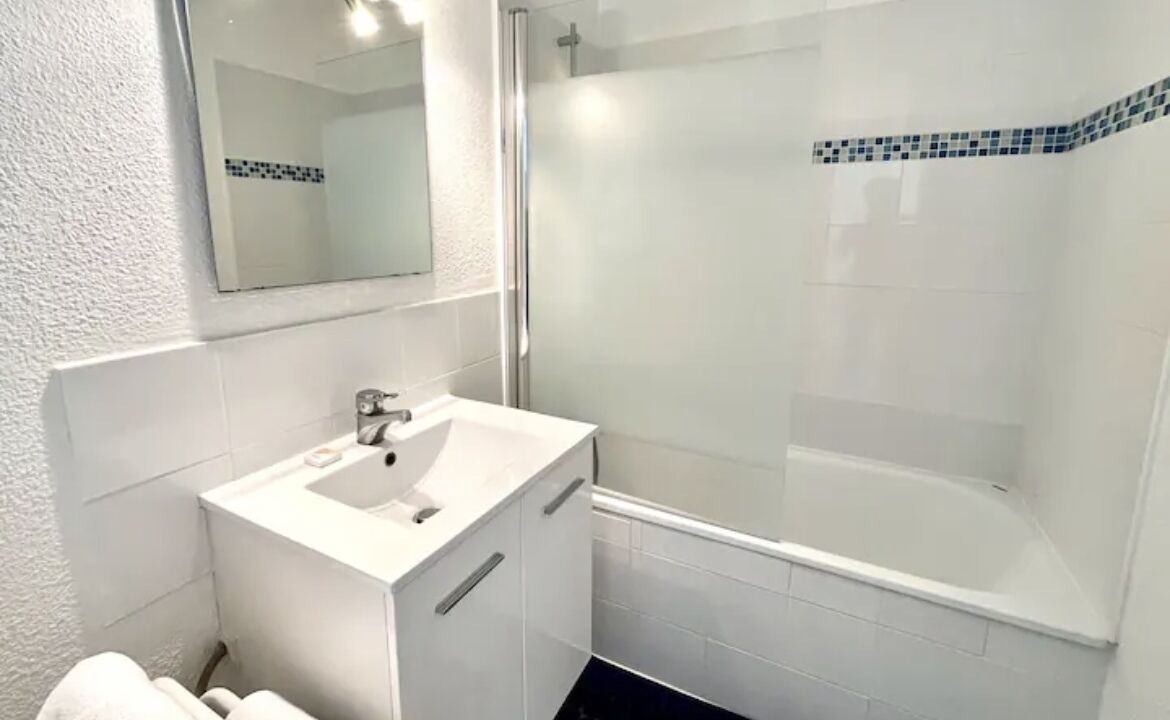 Photo of Bathroom in Courseulles-sur-Mer