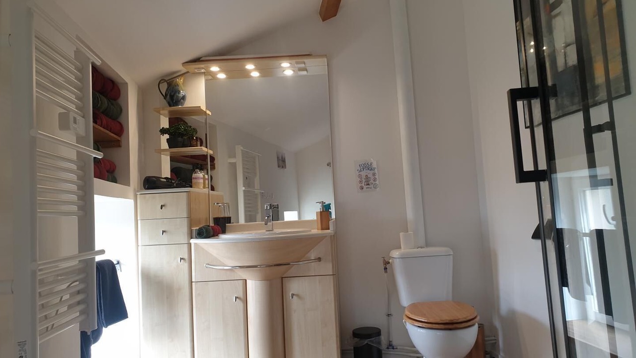 Photo of Bathroom in Chauvigny