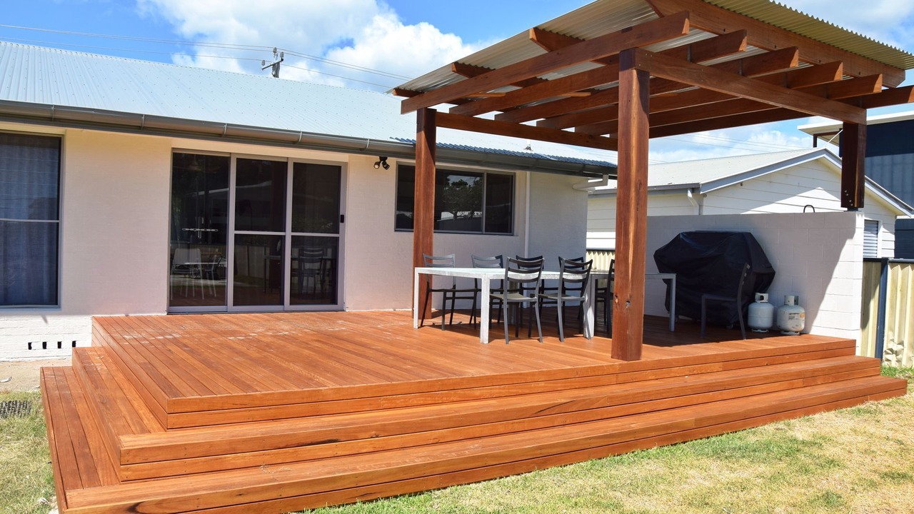 Photo of Others in Hat Head