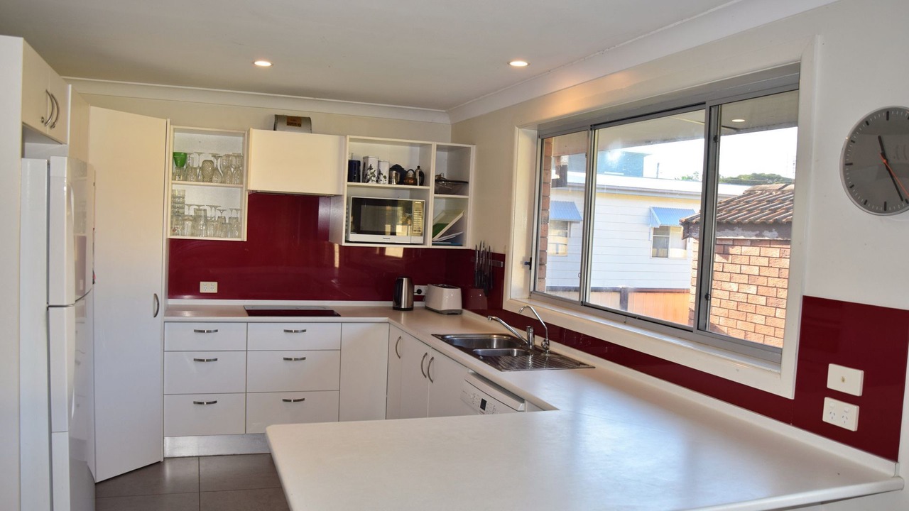 Photo of Others in Hat Head