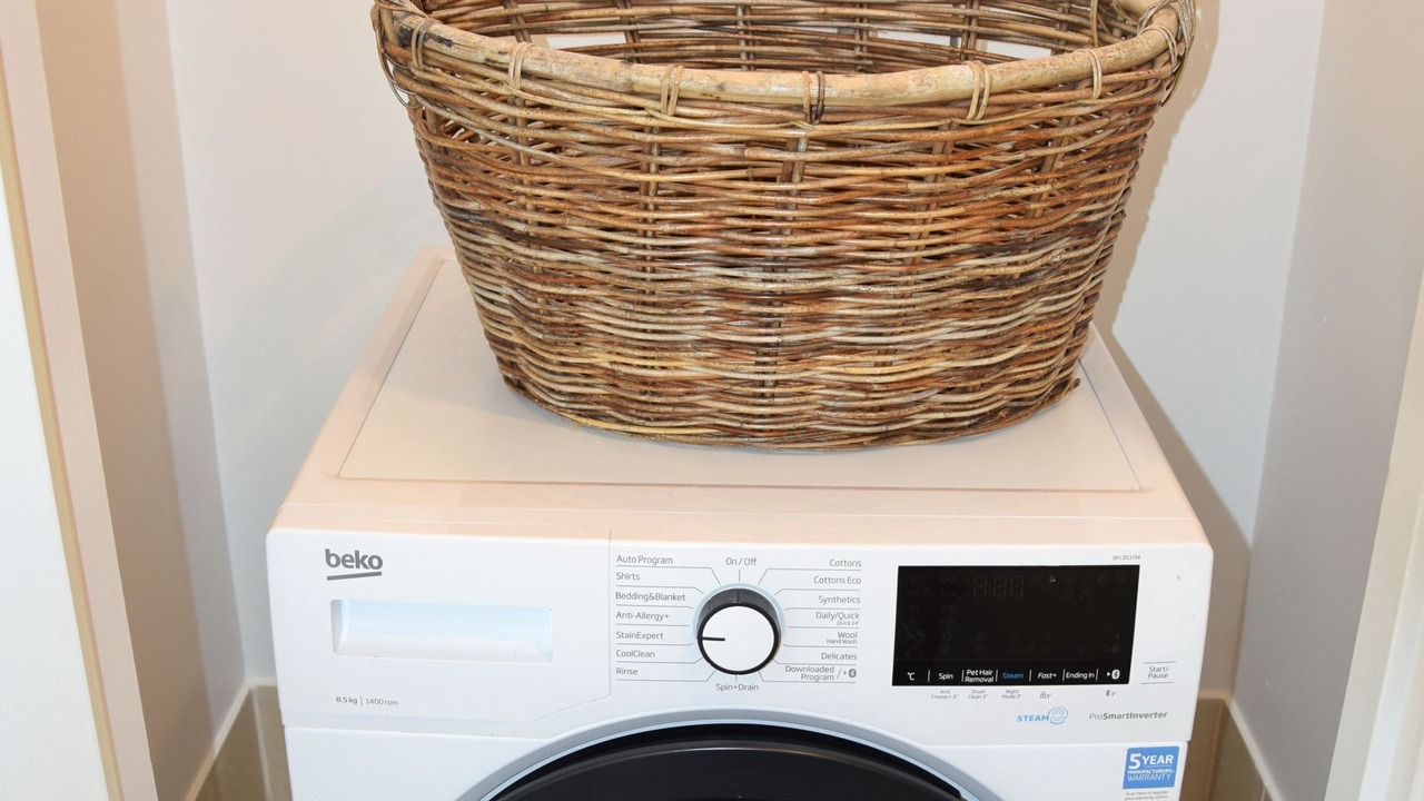 Photo of Others in Hat Head