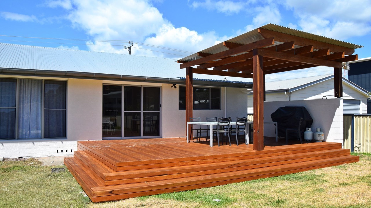 Photo of Others in Hat Head