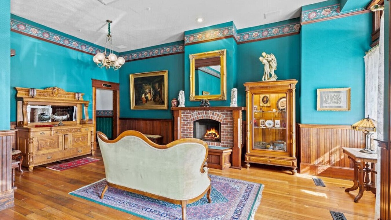 Photo of Livingroom in Historic Railroad District