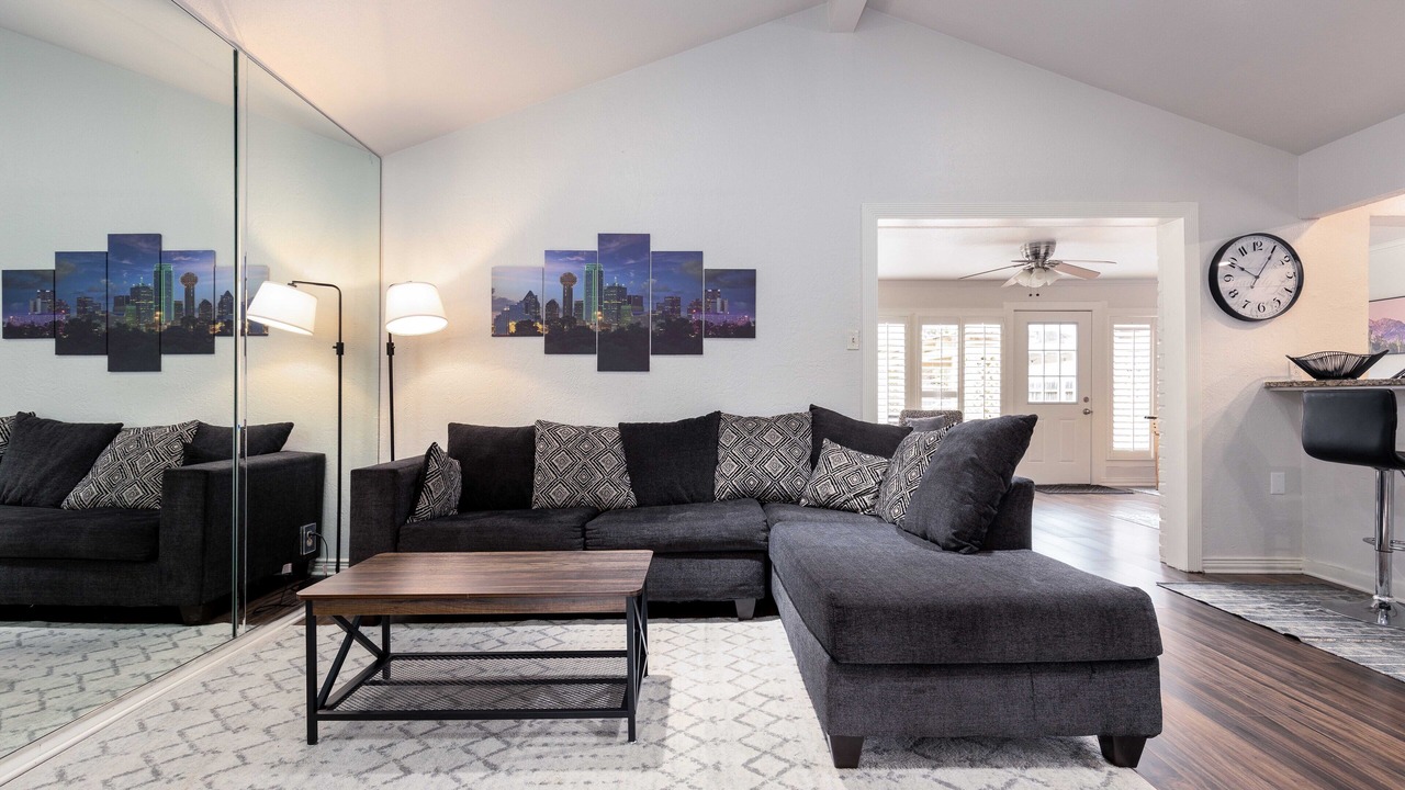 Photo of Livingroom in North Richland Hills