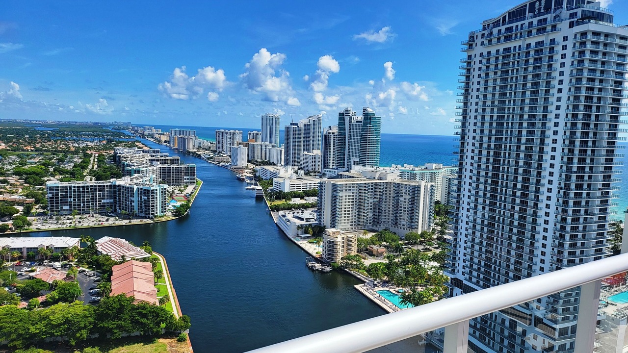 Photo of Outdoor in Hallandale Beach