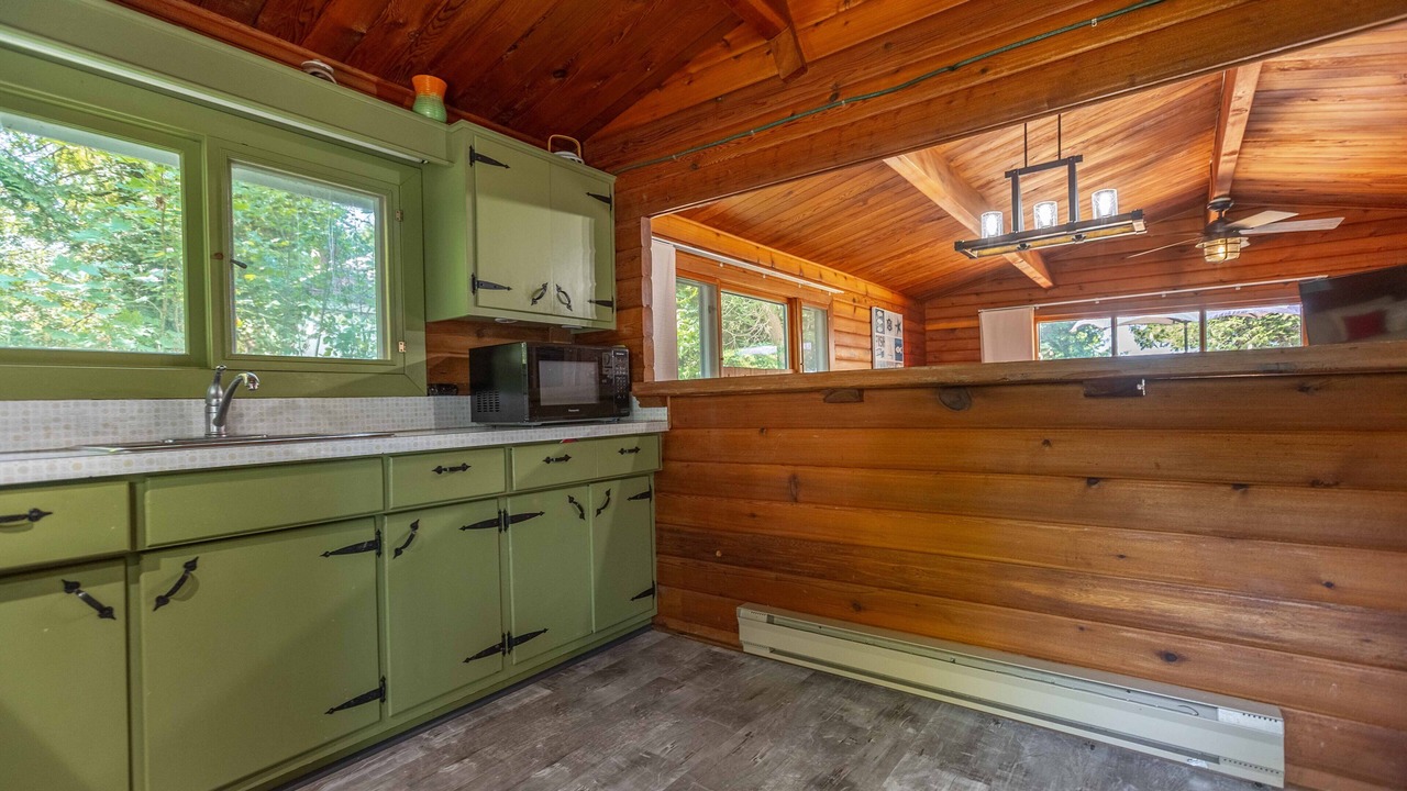 Photo of Kitchen in Huron-Kinloss