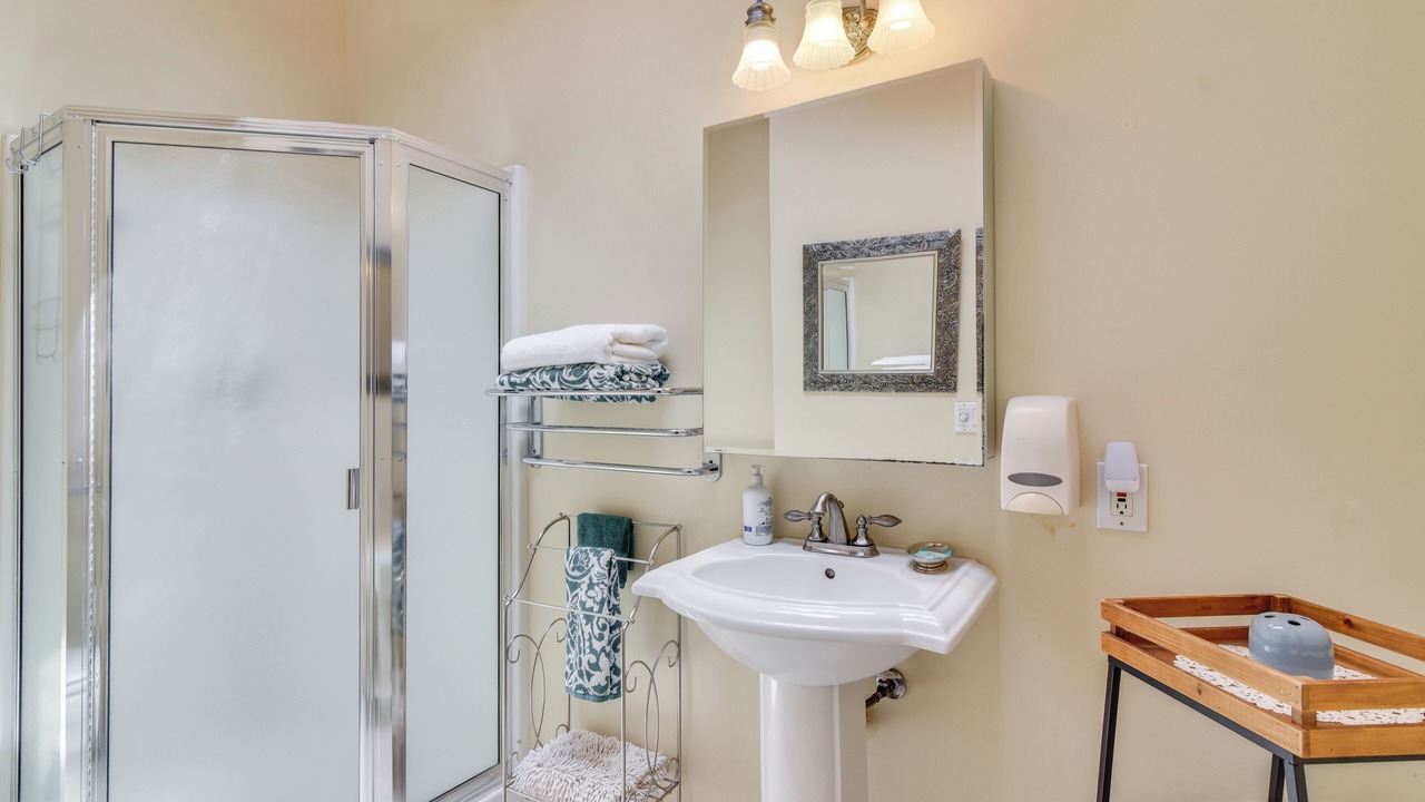 Photo of Bathroom in Aloha