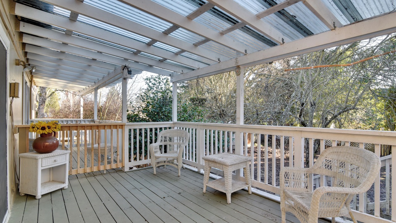 Photo of Patio Balcony in Aloha
