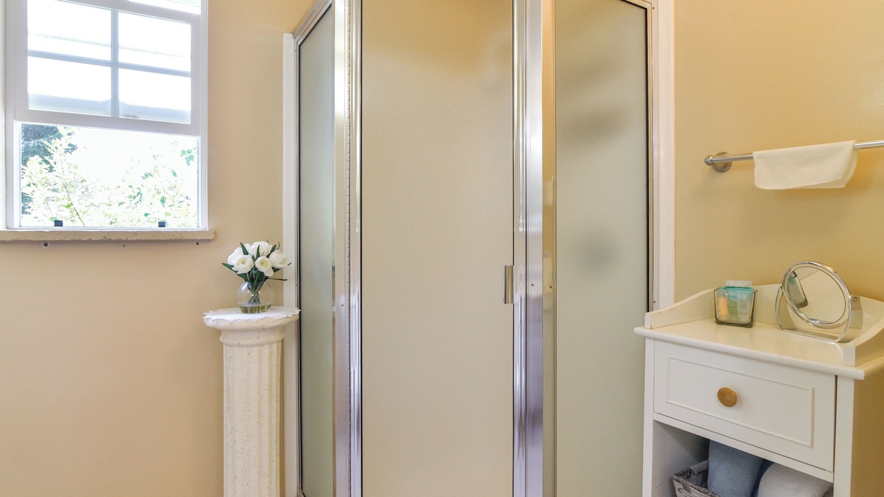 Photo of Bathroom in Aloha