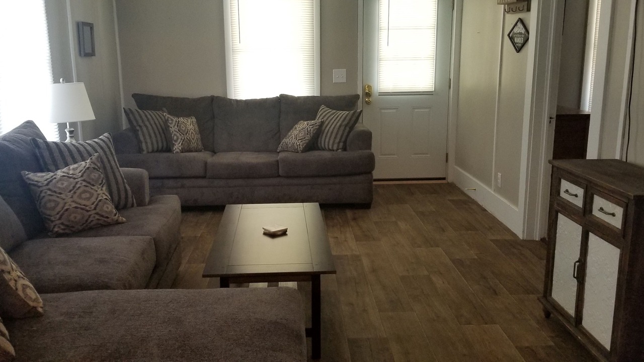 Photo of Livingroom in Van Buren