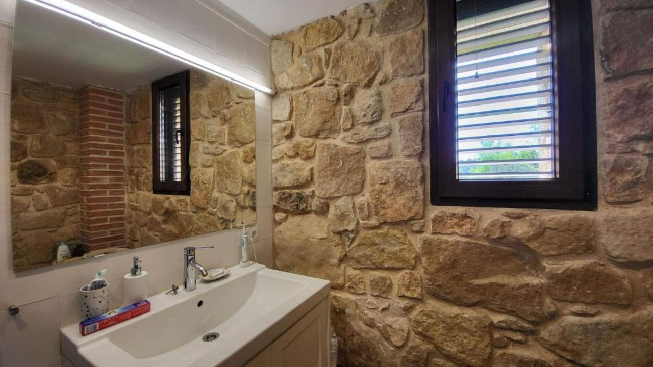 Photo of Bathroom in Lledo