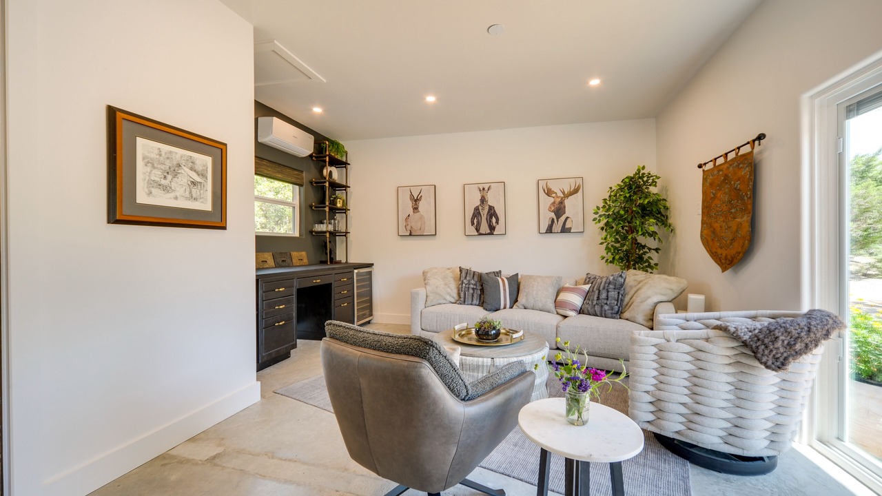Photo of Livingroom in Spring Branch