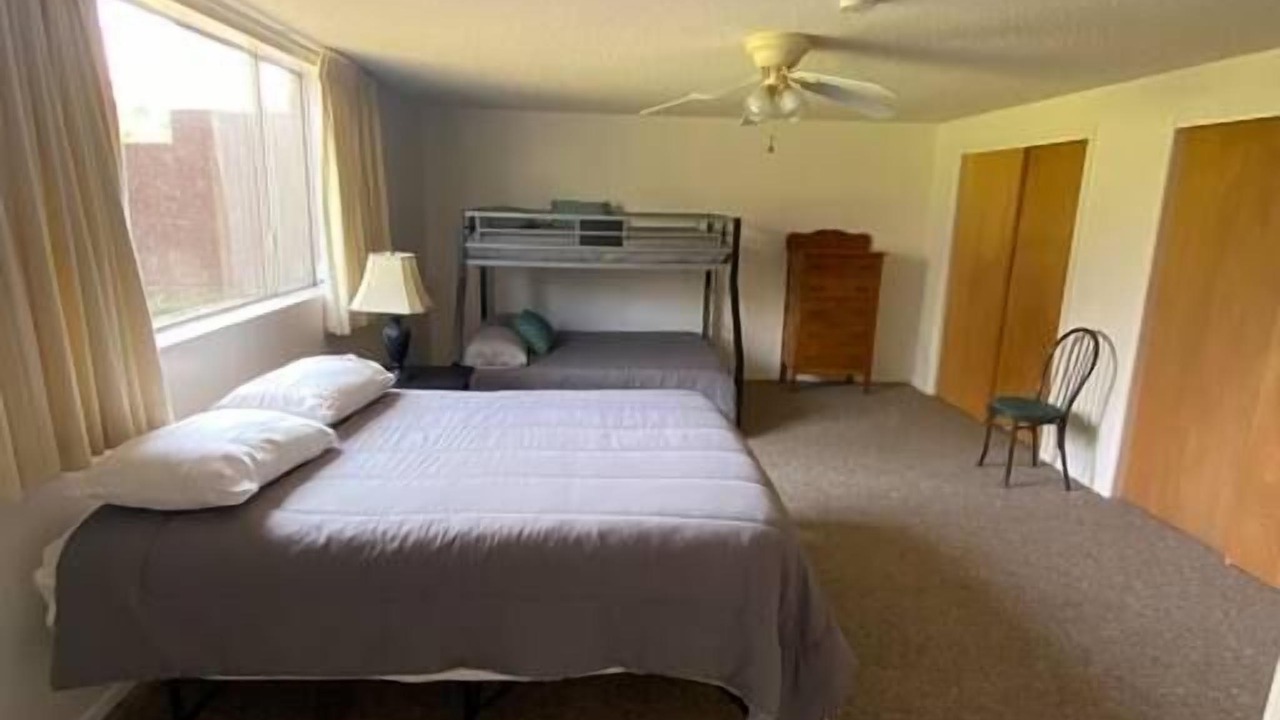 Photo of Bedroom in Clinton