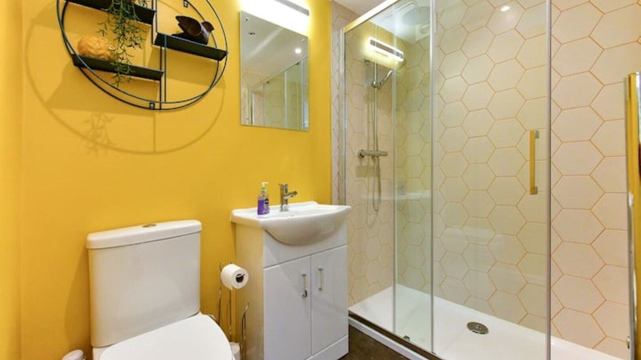 Photo of Bathroom in Glynneath