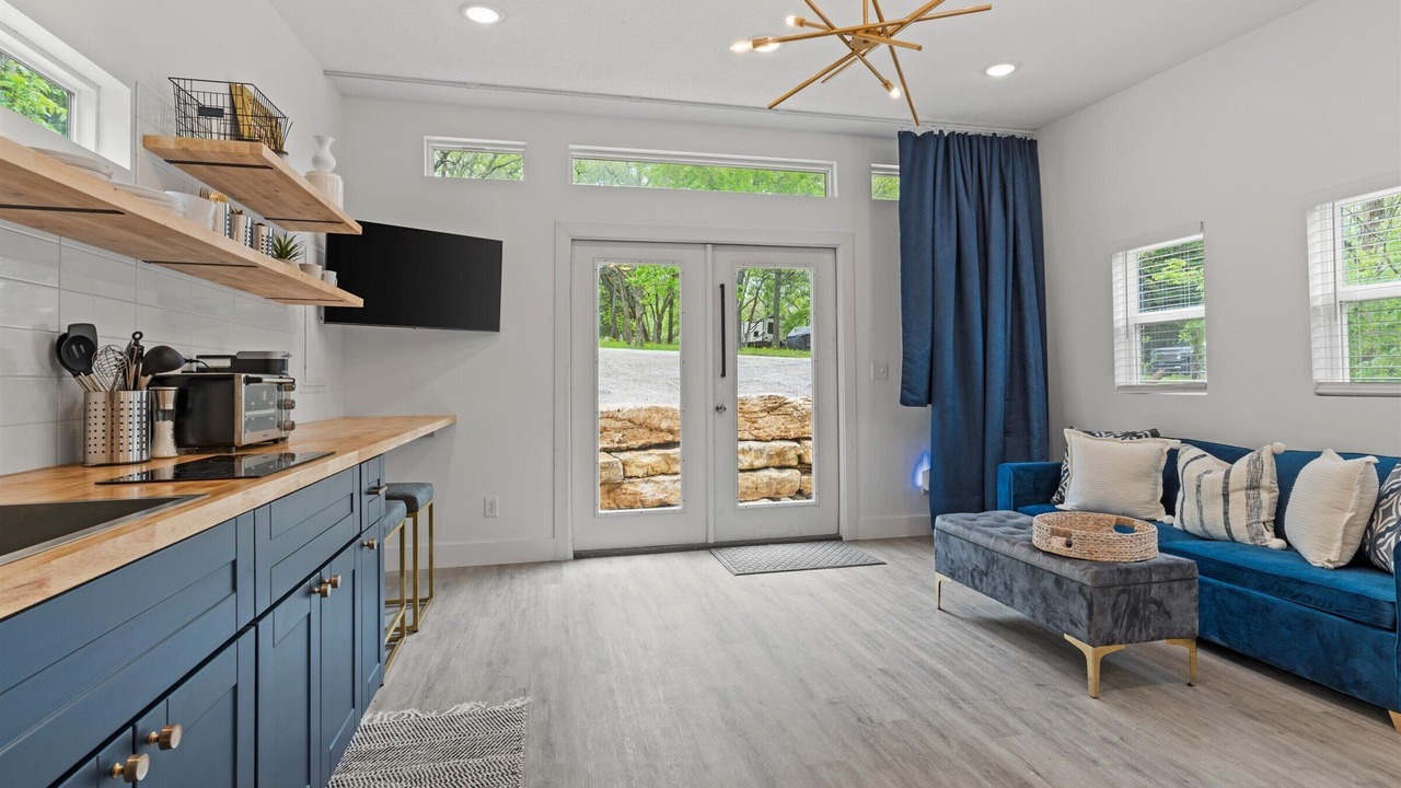 Photo of Bedroom in Linn Valley