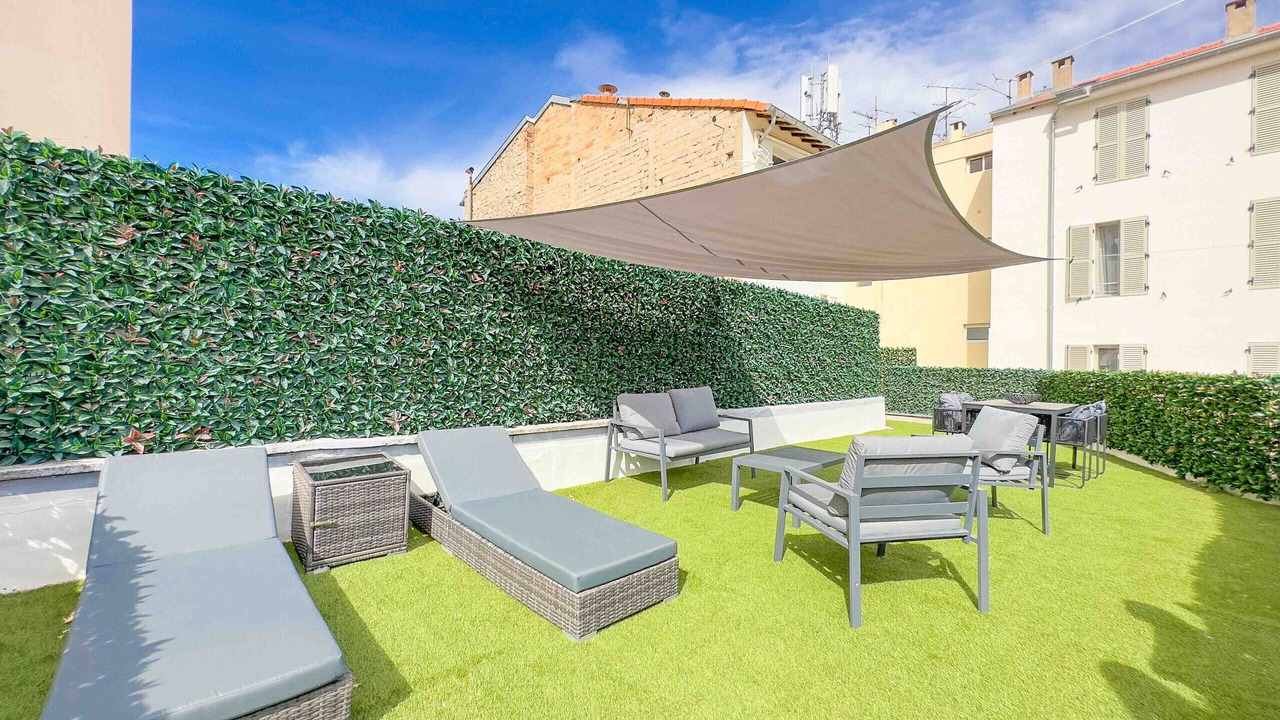 Photo of Outdoor in California - Pezou