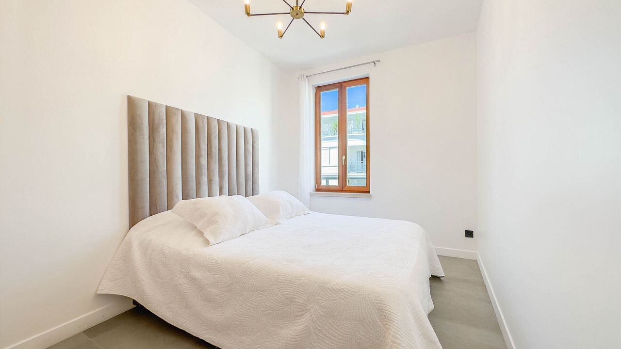 Photo of Bedroom in California - Pezou