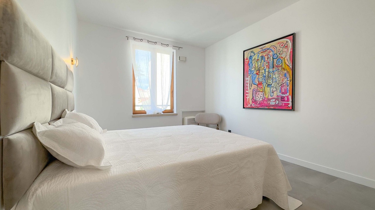 Photo of Bedroom in California - Pezou