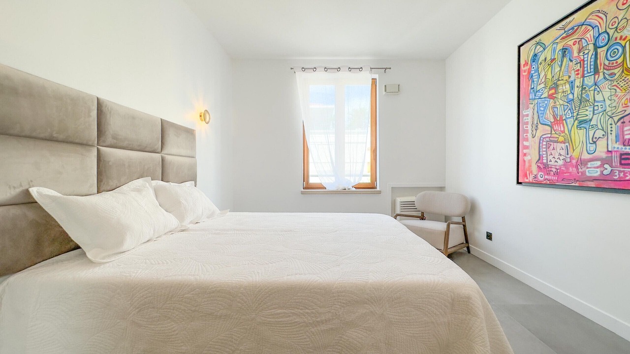 Photo of Bedroom in California - Pezou