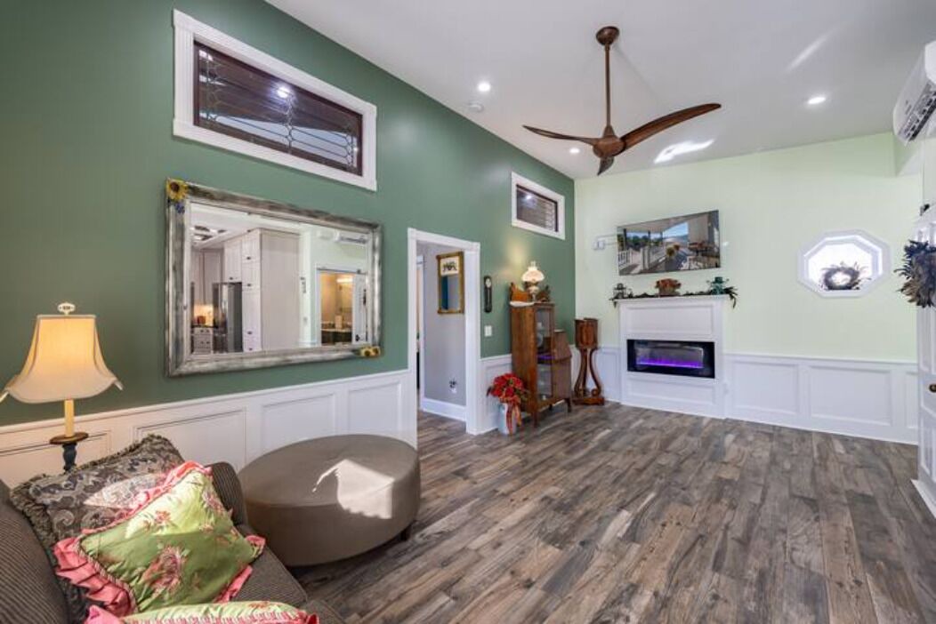 Photo of Livingroom in Thornhill