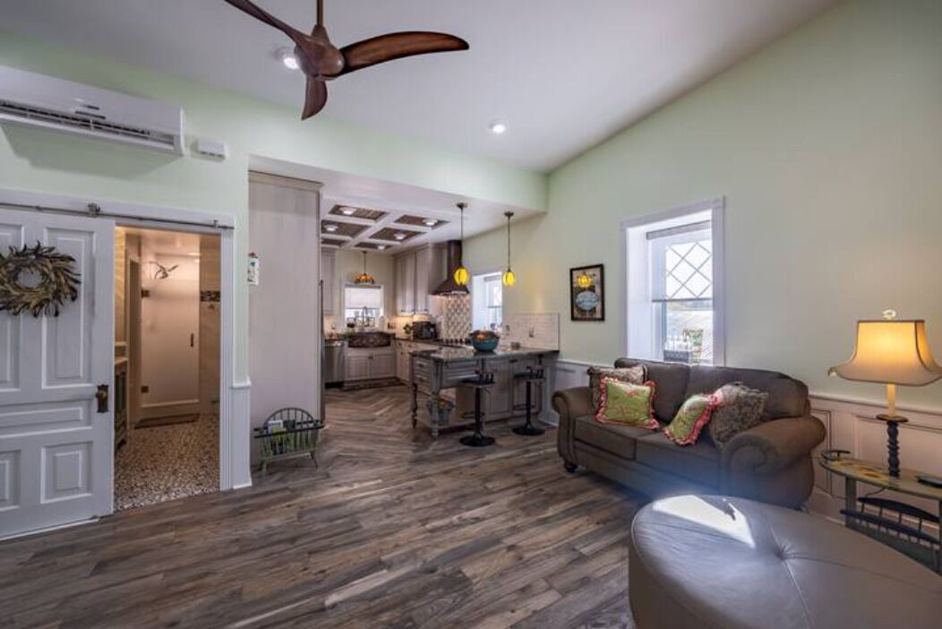 Photo of Livingroom in Thornhill