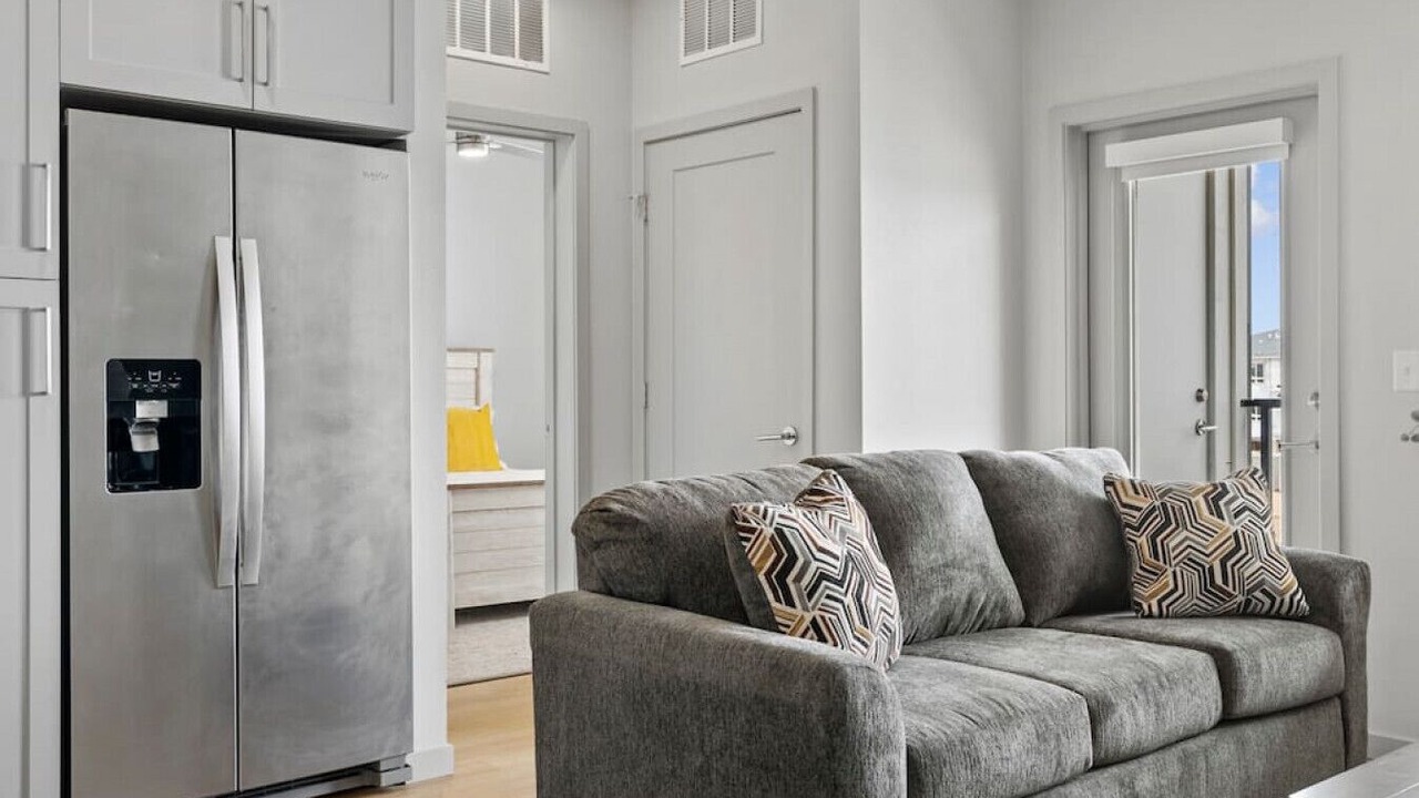 Photo of Livingroom in Dupont