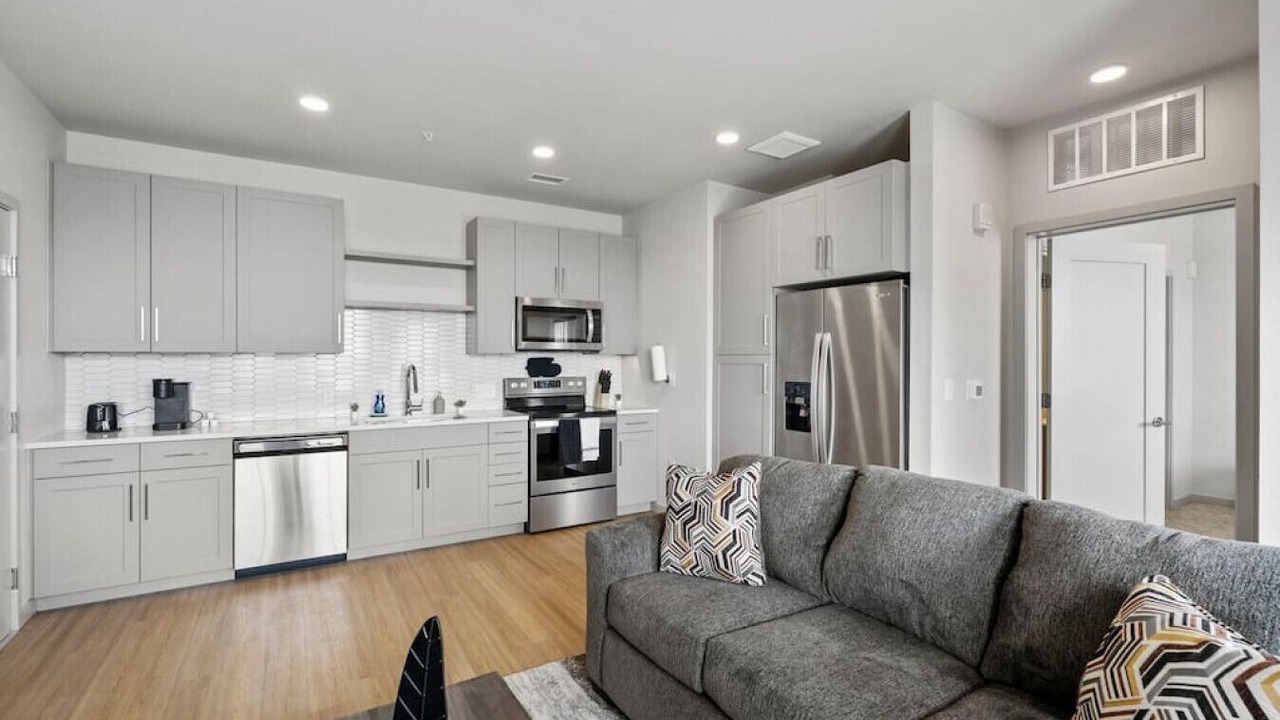 Photo of Livingroom in Dupont