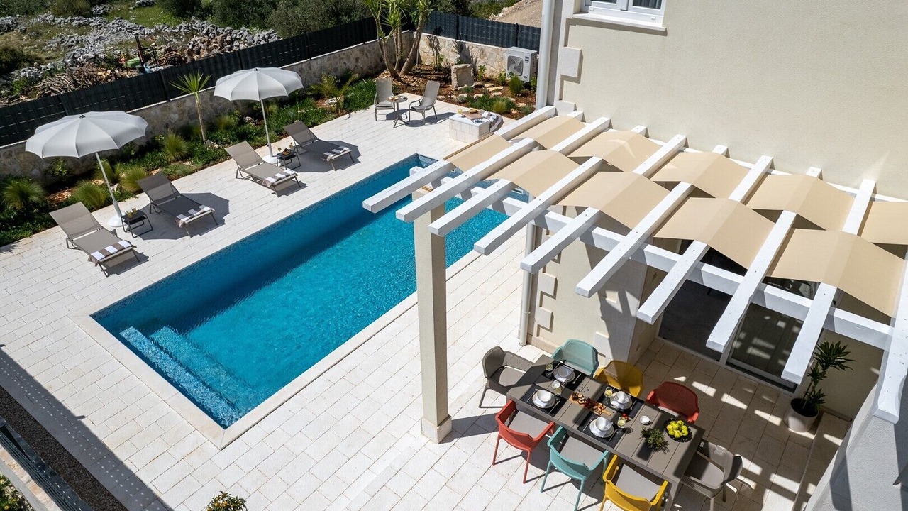 Photo of Outdoor in Grohote