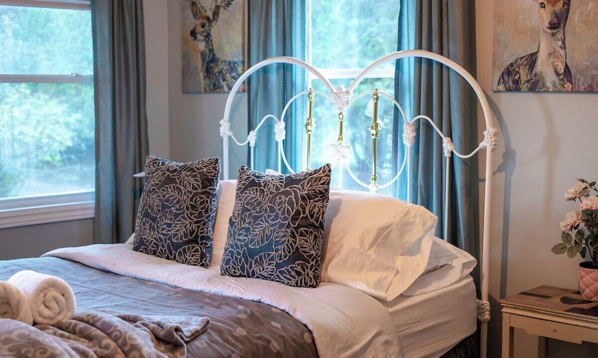 Photo of Bedroom in Algonquin Highlands