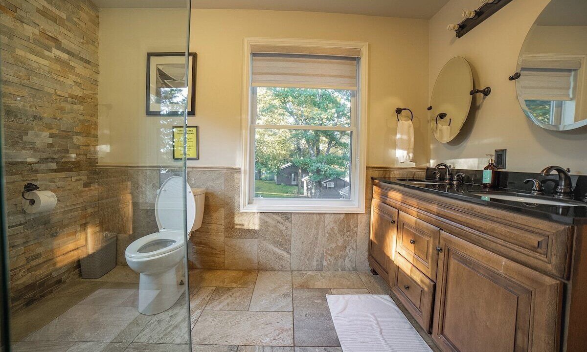Photo of Bathroom in Algonquin Highlands