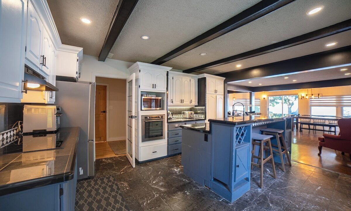 Photo of Kitchen in Algonquin Highlands