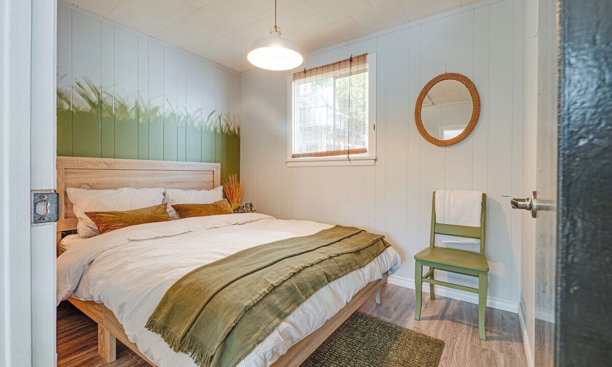 Photo of Bedroom in Algonquin Highlands